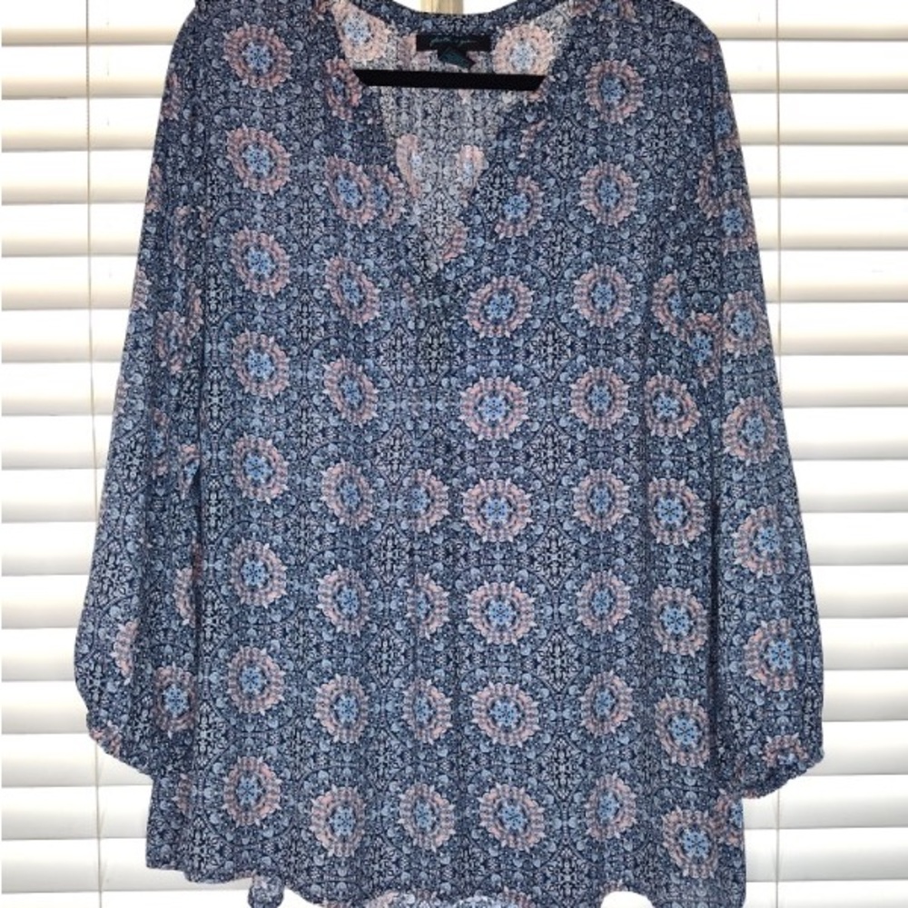 Faith and Zoe Women’s 3xl Paisley Blouse Blue and Pink V-Neck 436/e550